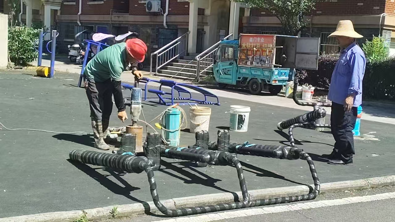 江西奉新： 修缮健身器材 “静”化人居环境