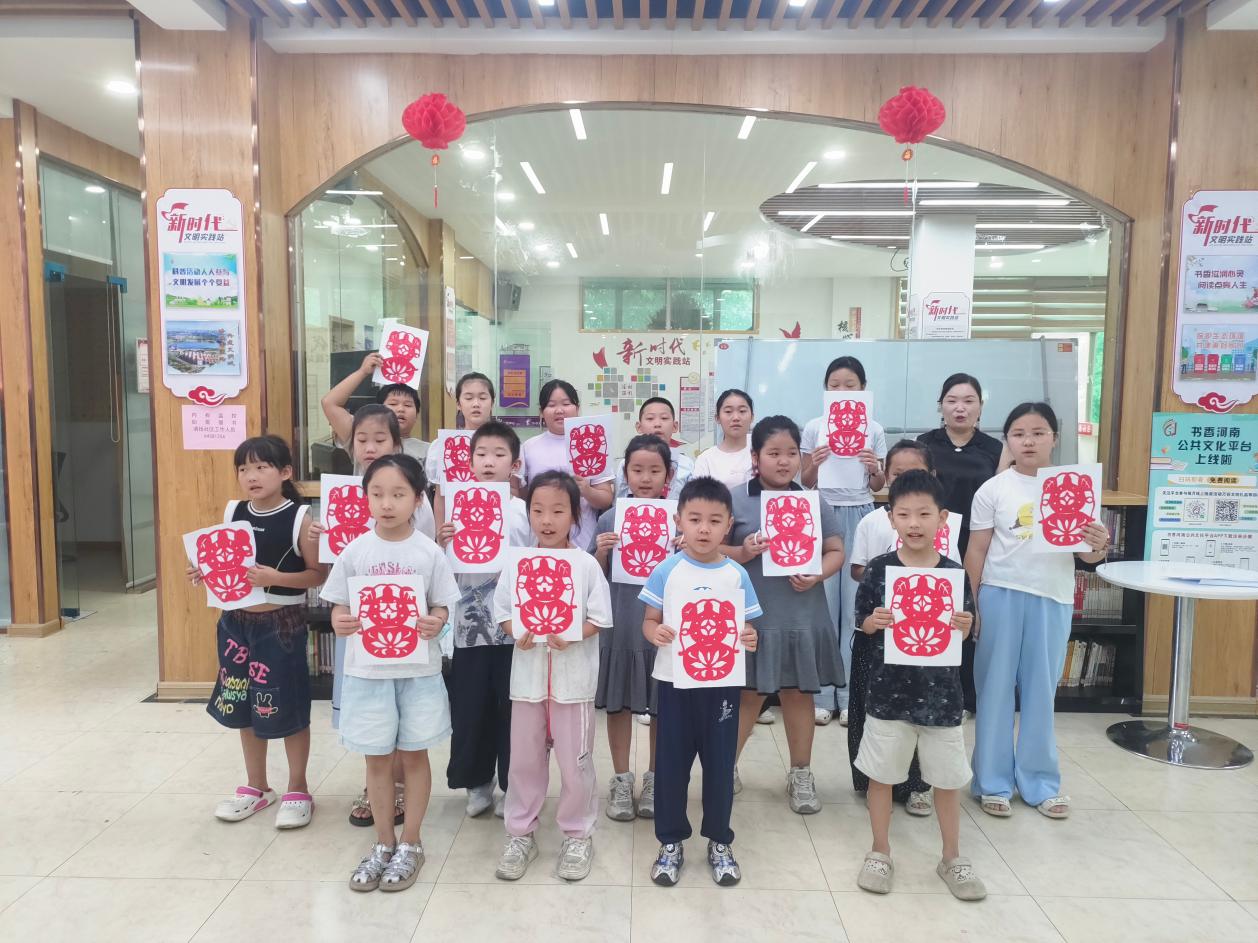 红纸传匠心  青少年沉浸式感受民俗之美